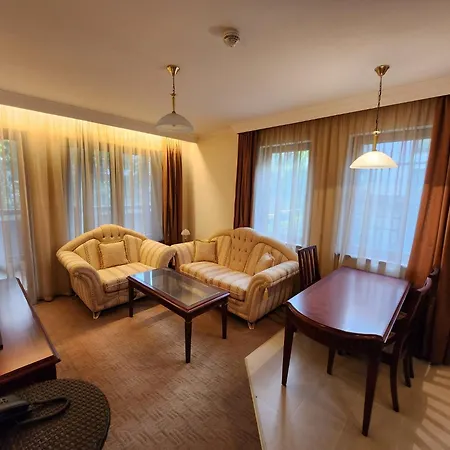 Luxury Downtown - 150m Lift Gondola בנסקו